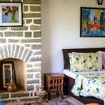 Happy Dervish Homestay Mukteshwar