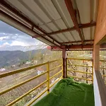 Lushtree Backpackers - Hostel & Cafe