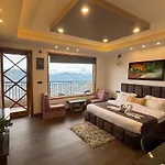 The Lookout - Luxurious Villa At Mukteshwar