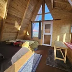 Lushtree Backpackers - Hostel & Cafe