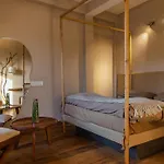 Exstasy Stays - Bathtub Rooms & Cafe - Your Romantic & Cozy Getaway - Thhpsociety - Mukteshwar