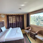 Commander Villa