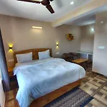 Commander Villa