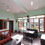 Oyo 15170 Maa Gauri Resort