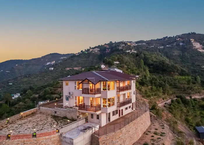 Saffronstays Ridgeview Manor