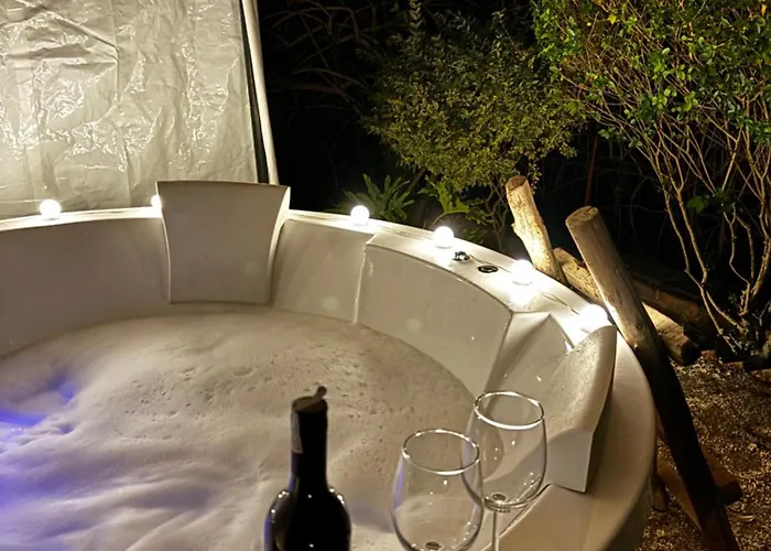 1111 Farmstays Private Villa - Thhpsociety - Mukteshwar - Jacuzzi , Apple Orchard , Private Garden