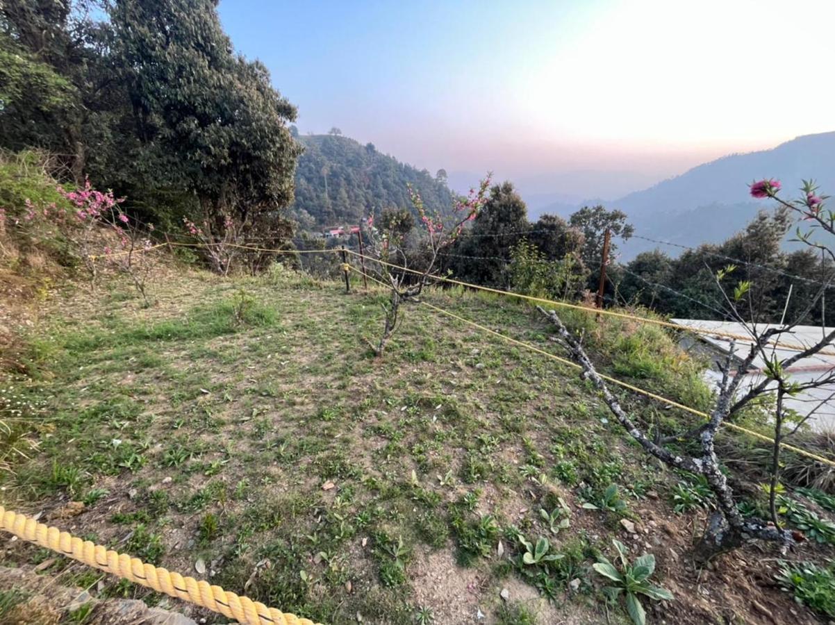 Whistling Woods Camps And * Mukteshwar