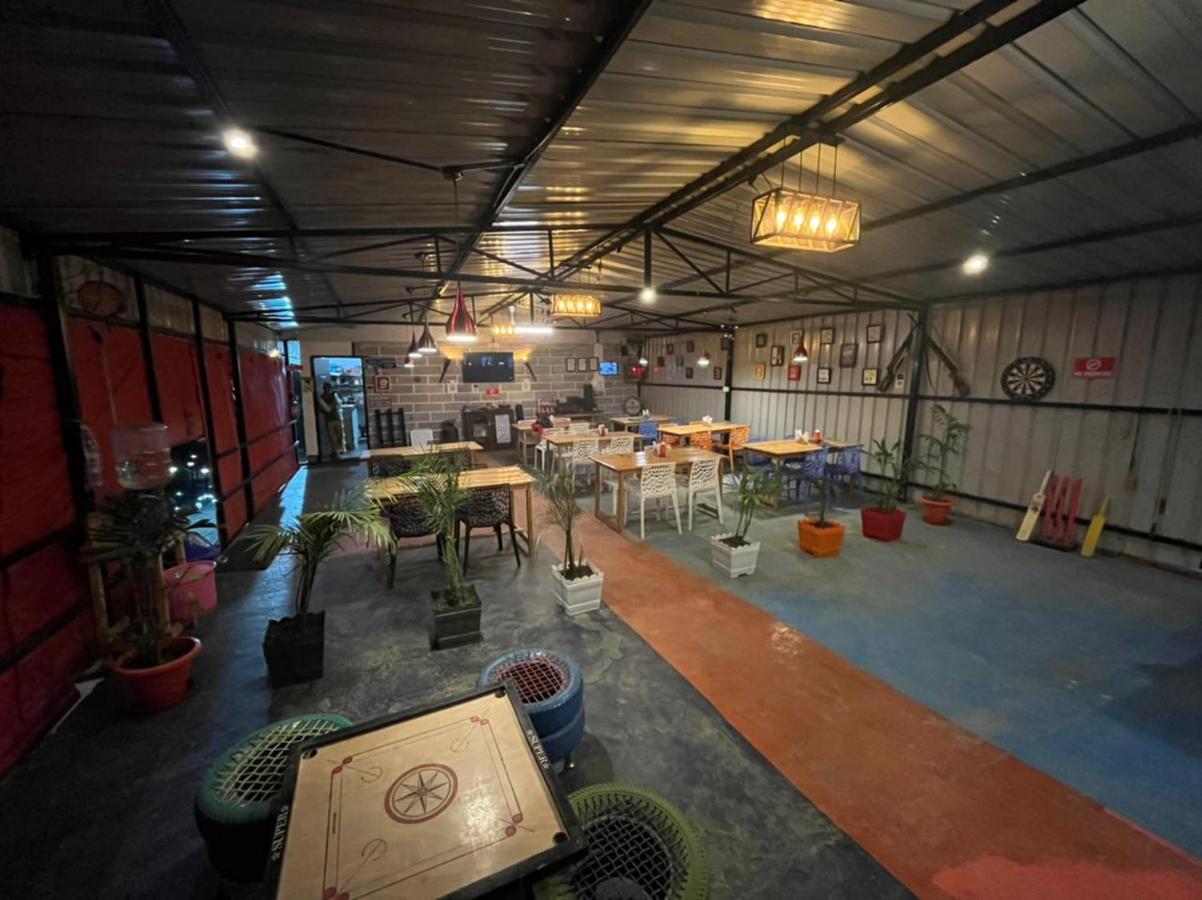 Luxury tent Whistling Woods Camps And