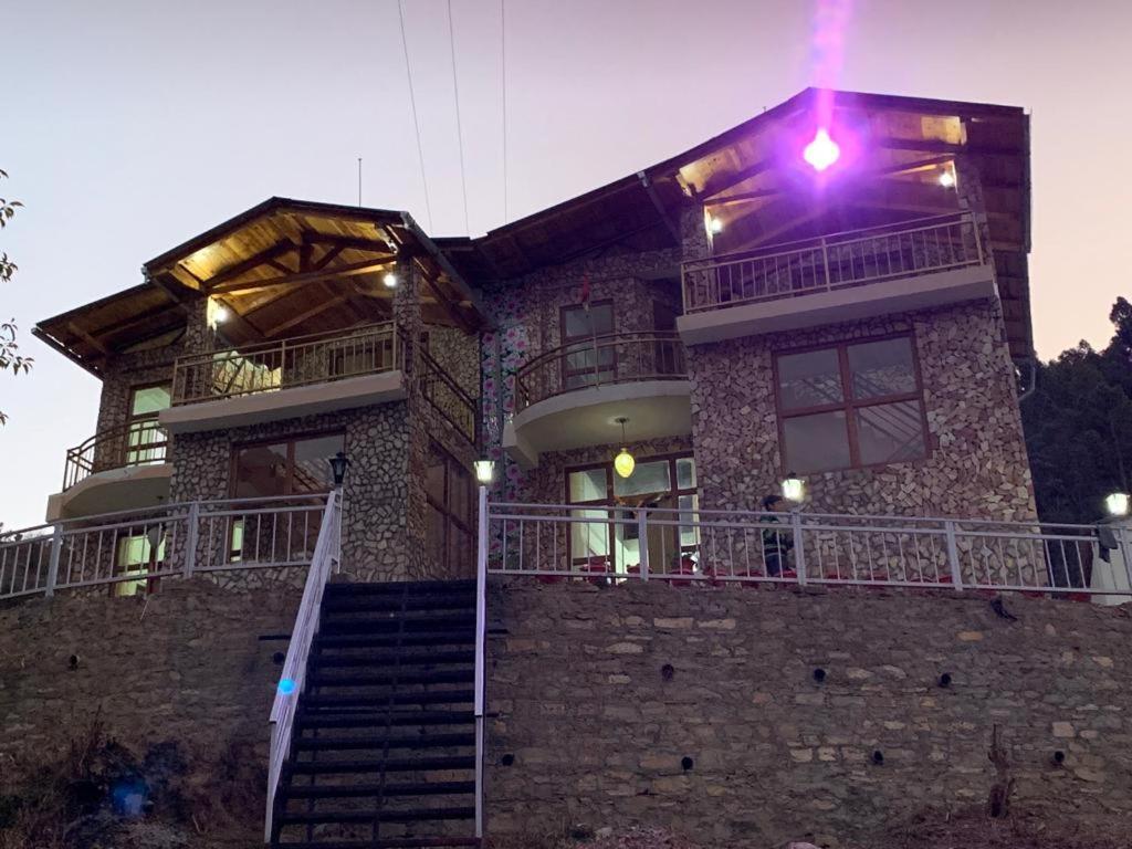 Aaradhey Mukteshwar