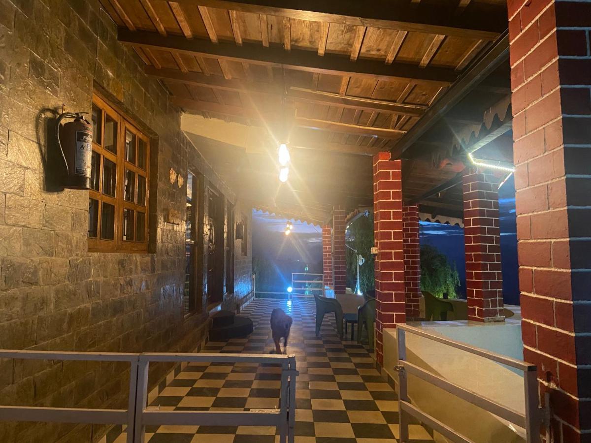 Hotel Wincliff Orchard Mukteshwar