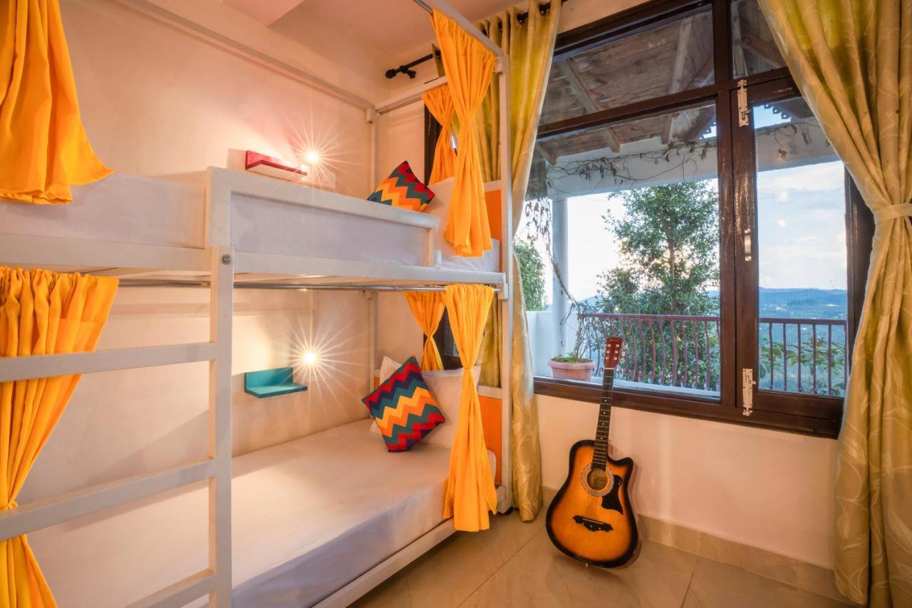 Hostel Gostops *