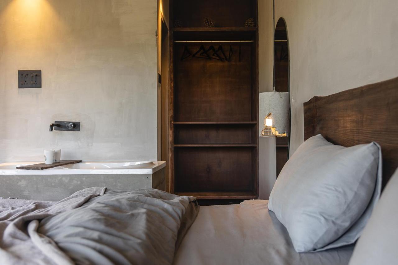 Ecstasy By Thhpsociety Bathtub Guest house