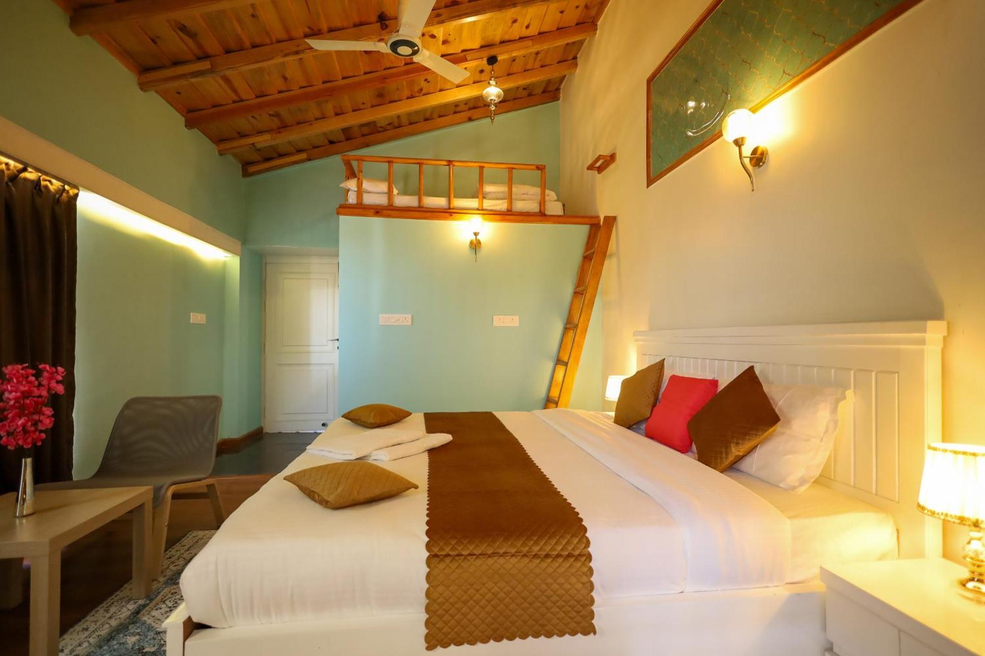 The Crosswoods Three 4* Mukteshwar