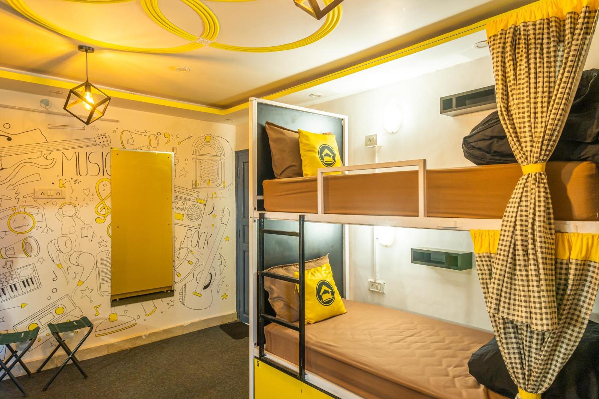 Lushtree Backpackers - & Cafe *
