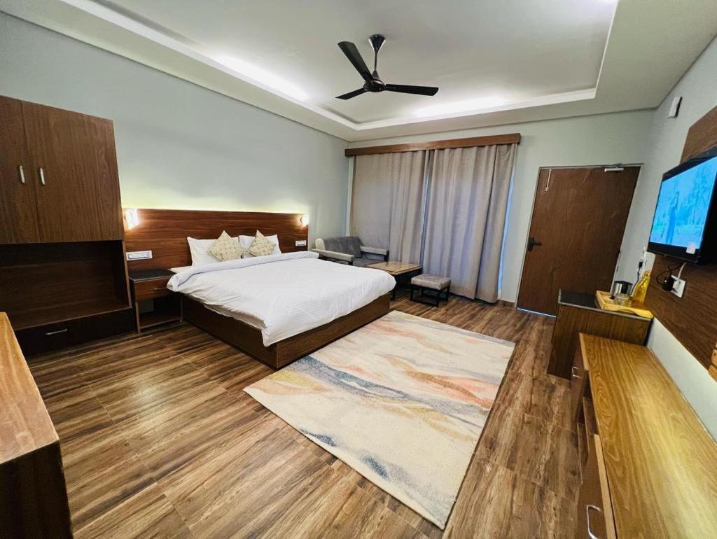 The Foresta By Orchid Hospitality & Holidays Hotel *