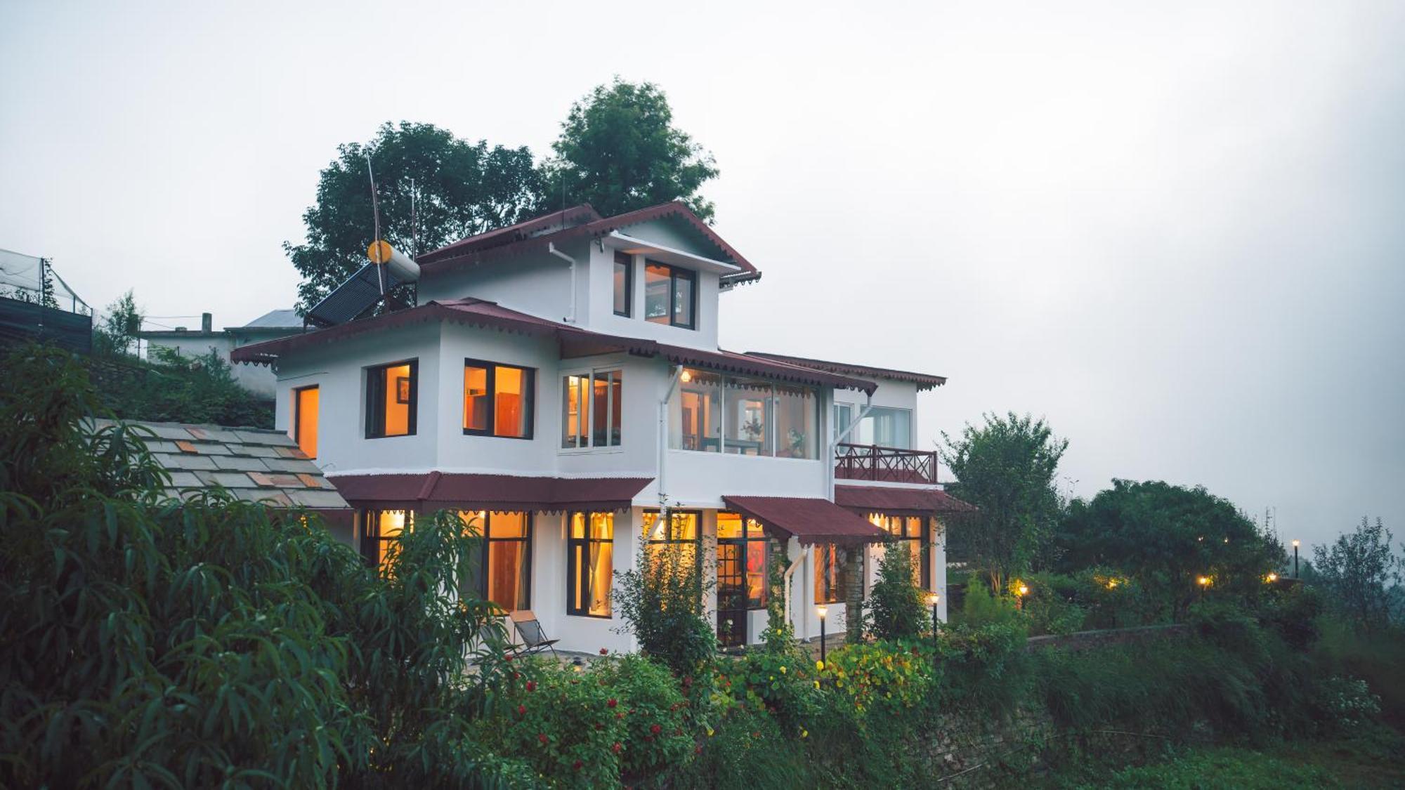 Saffronstays The Clairmont Cottage,mukteshwar *