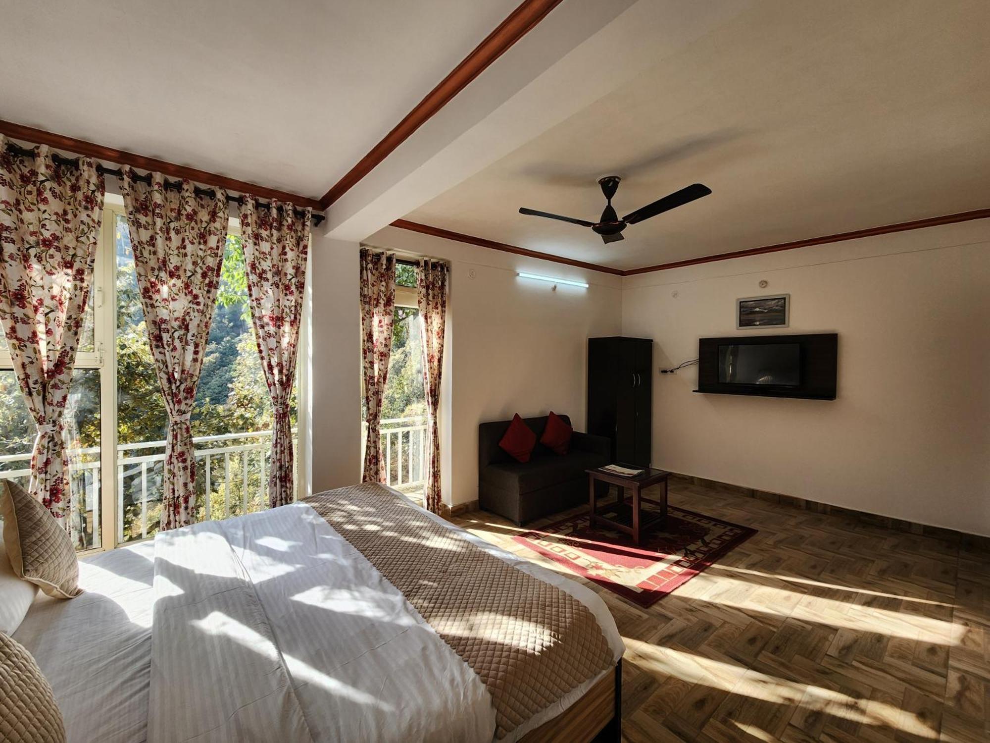 Mountain Golden Ray Homestay