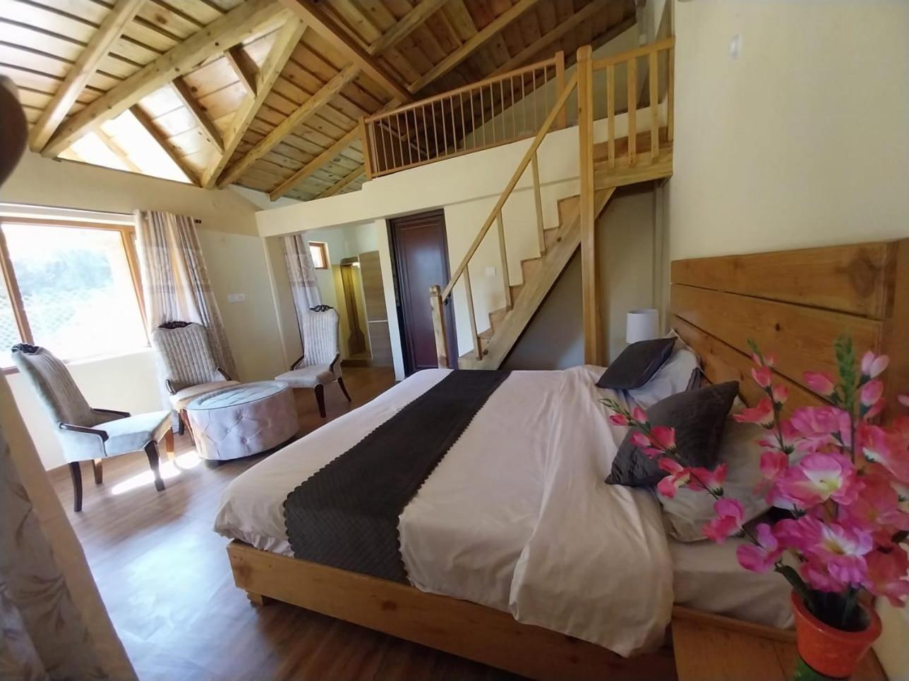 Anmol Paradise Guest house *