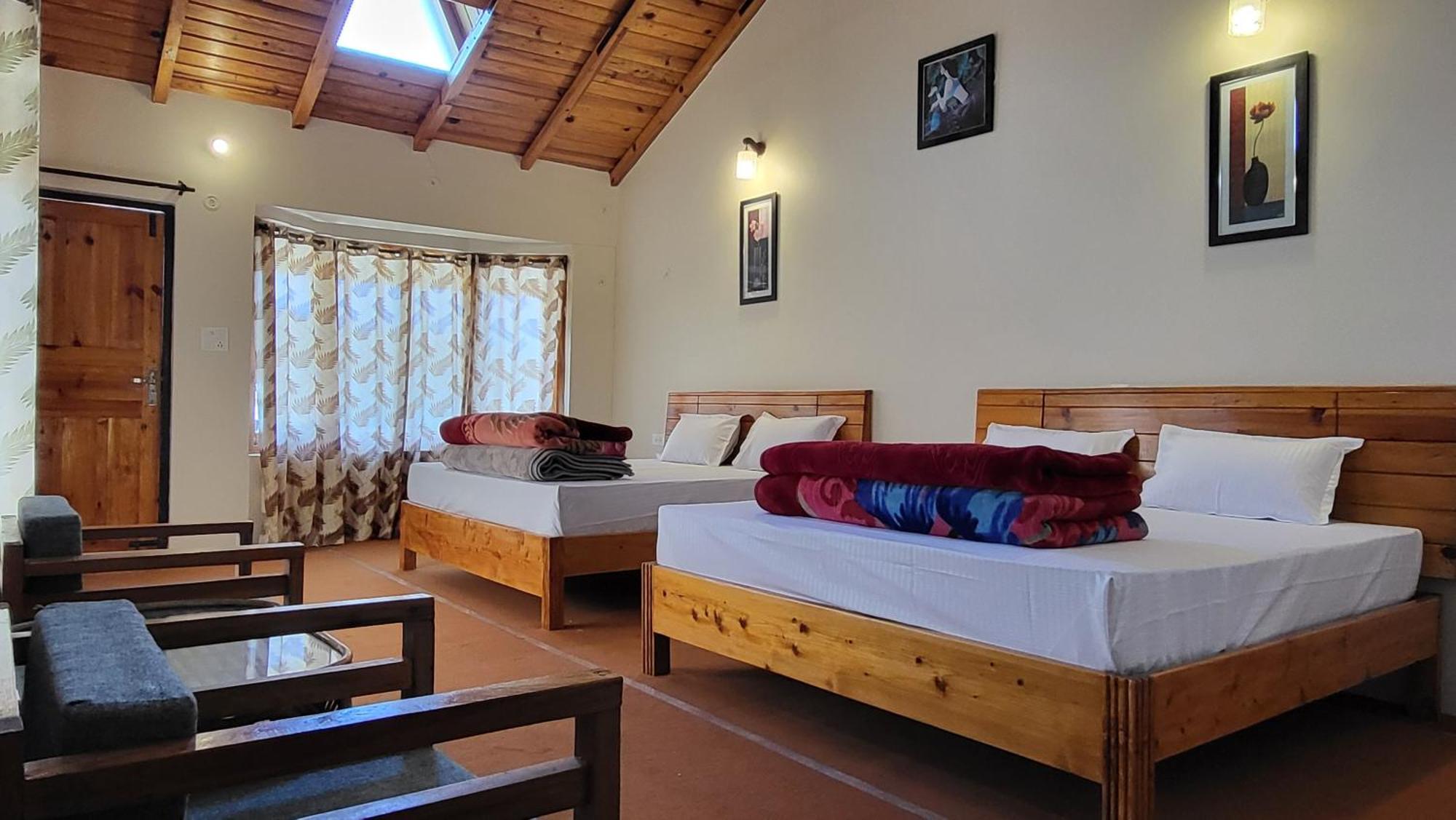 Oak Essence Hotel Mukteshwar
