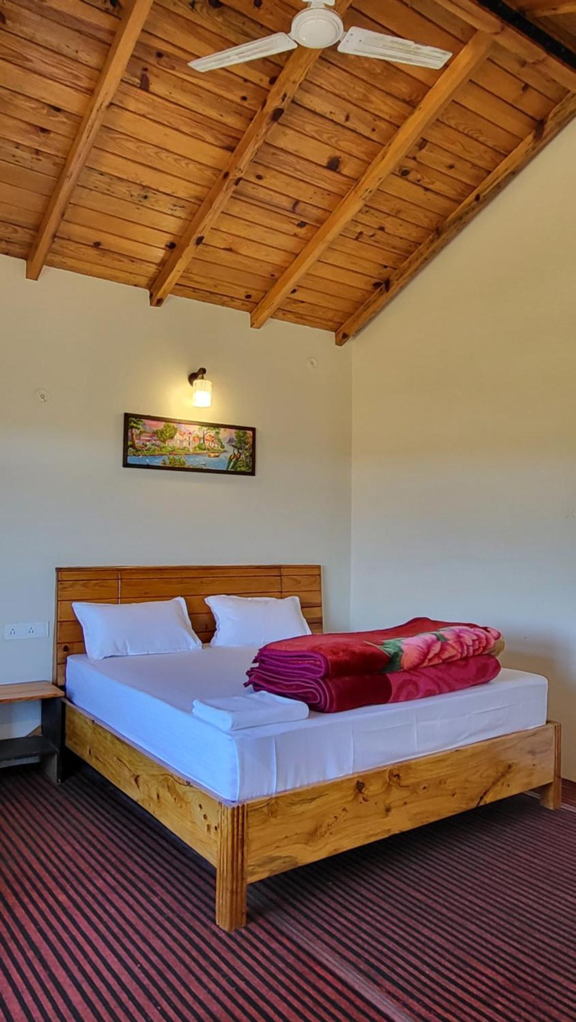 Oak Essence Hotel