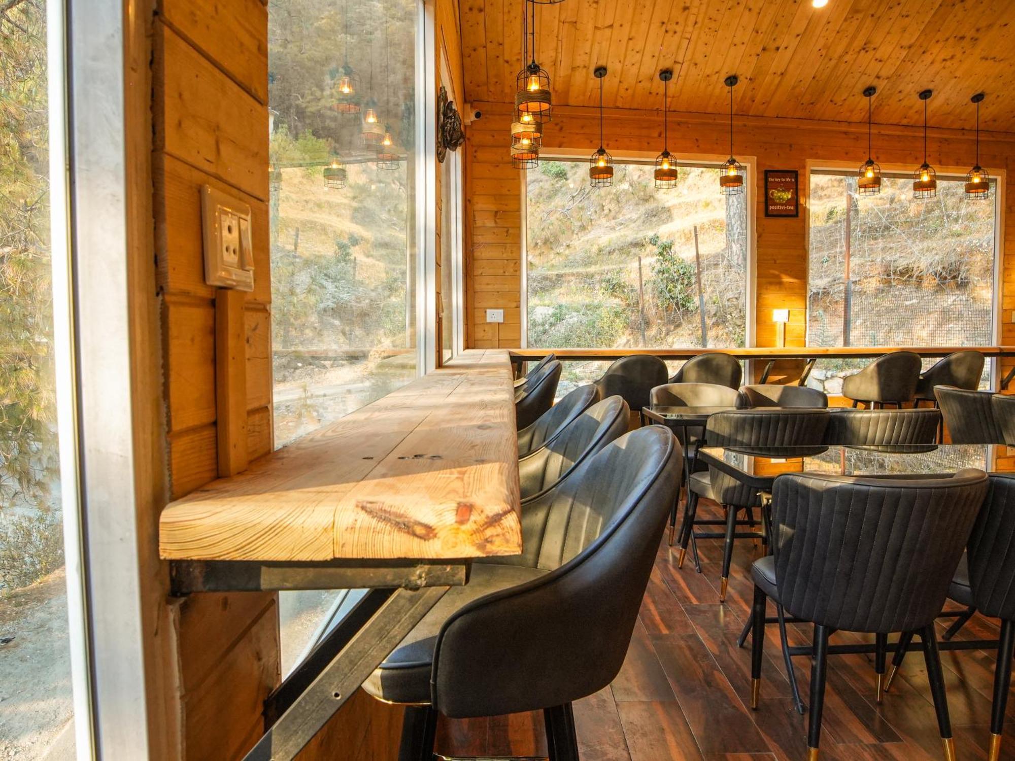 Thehimalayanliving Whistling Pines Hotel Mukteshwar