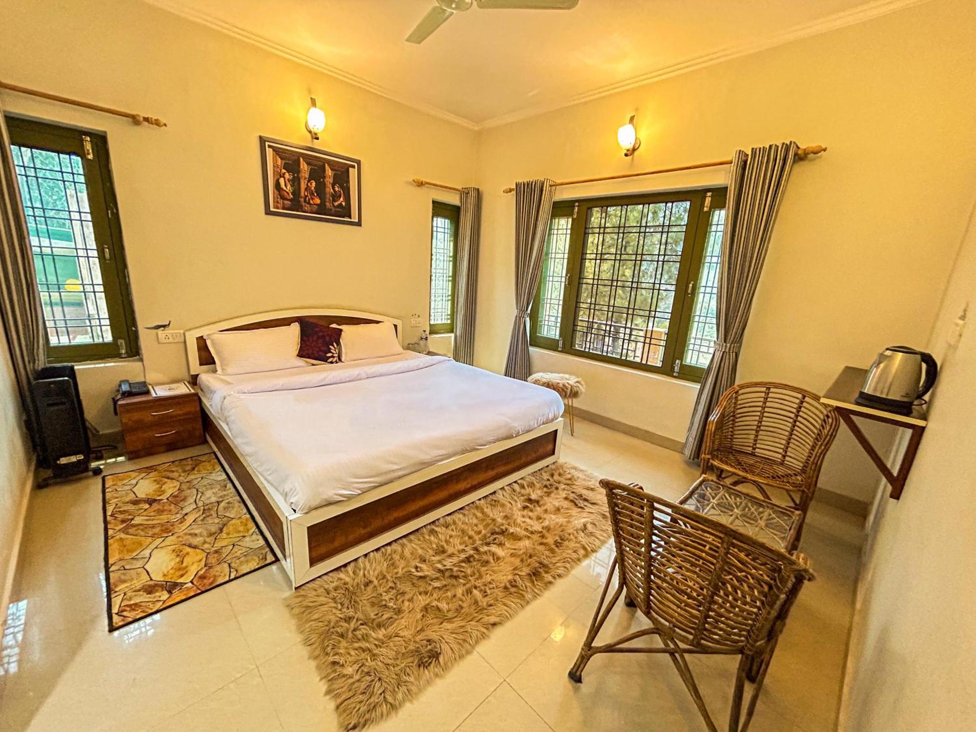 Thehimalayanliving Whistling Pines Hotel Mukteshwar