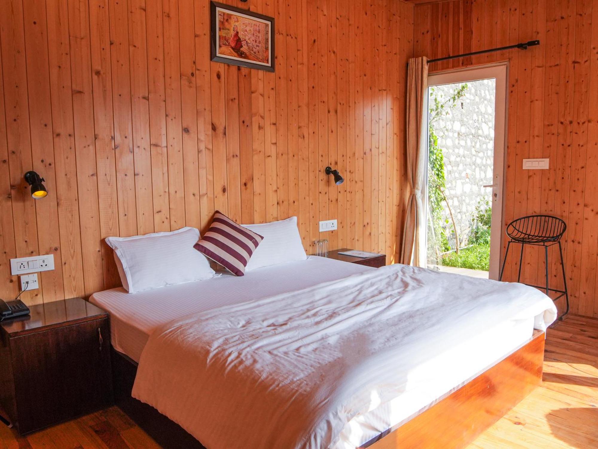 Thehimalayanliving Whistling Pines Hotel Mukteshwar