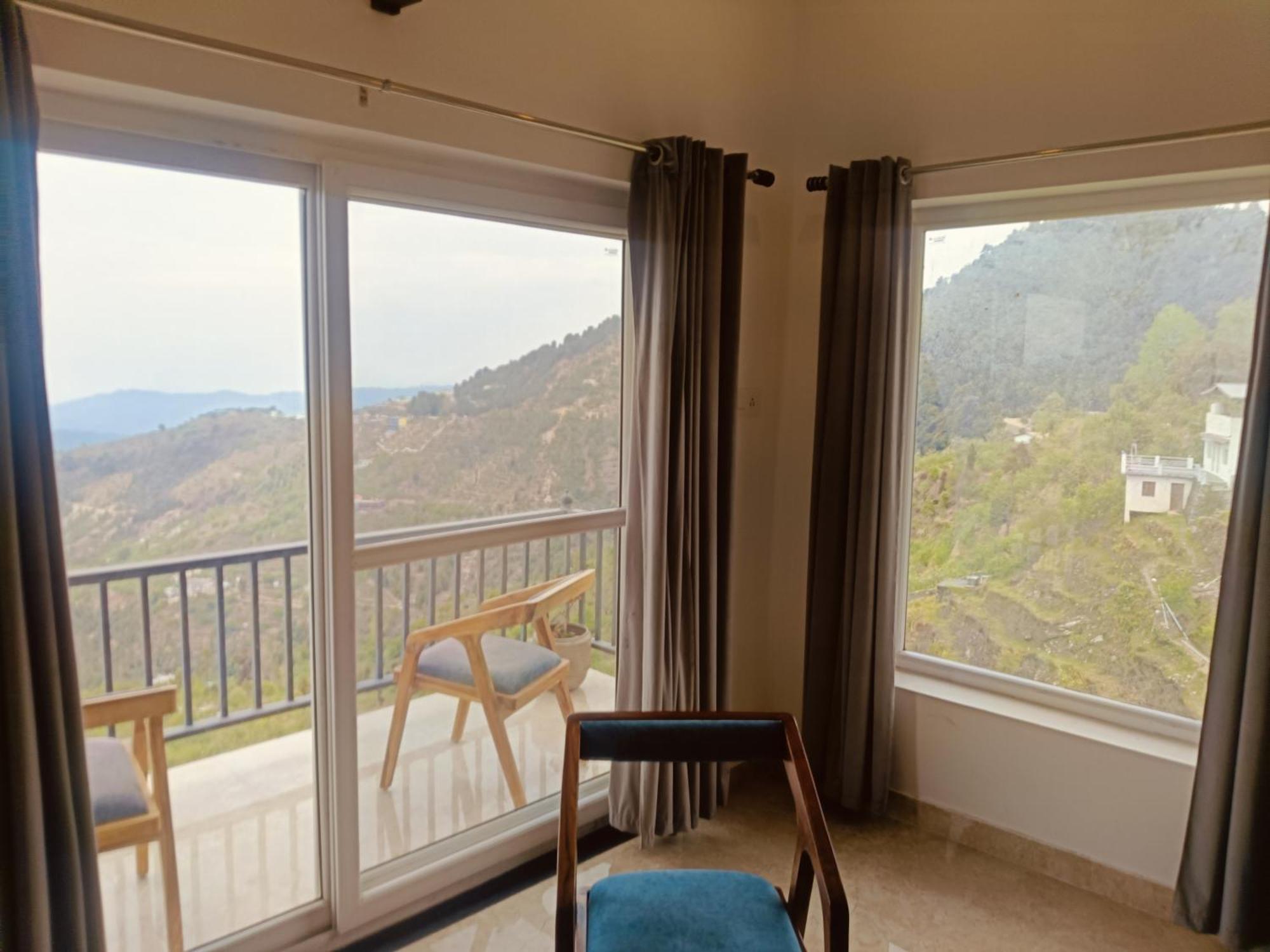 Hotel Divine Retreat