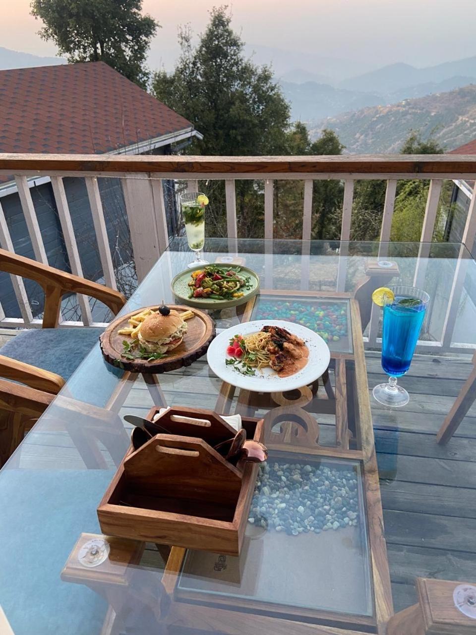 Hotel Divine Retreat
