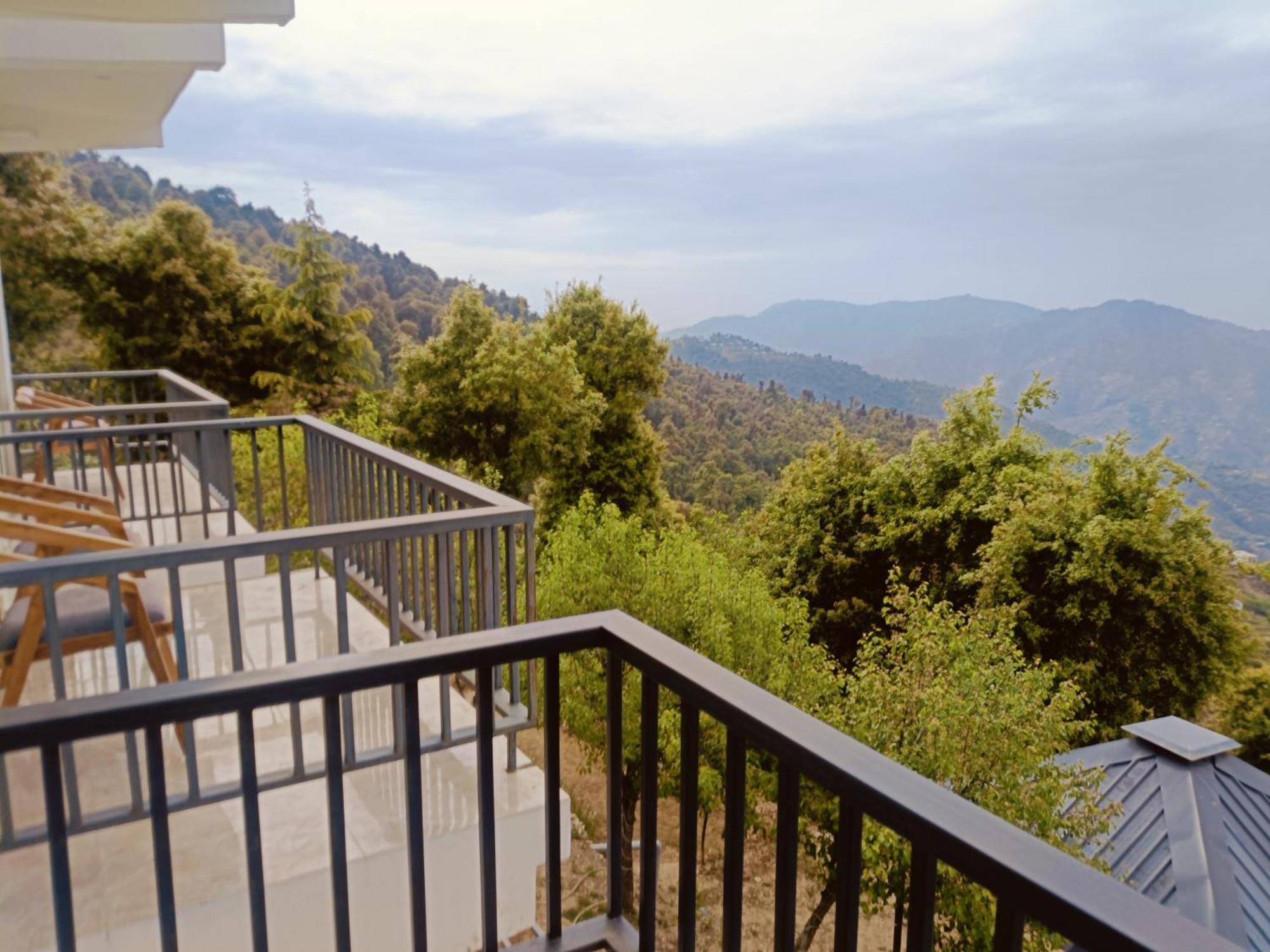 Hotel Divine Retreat