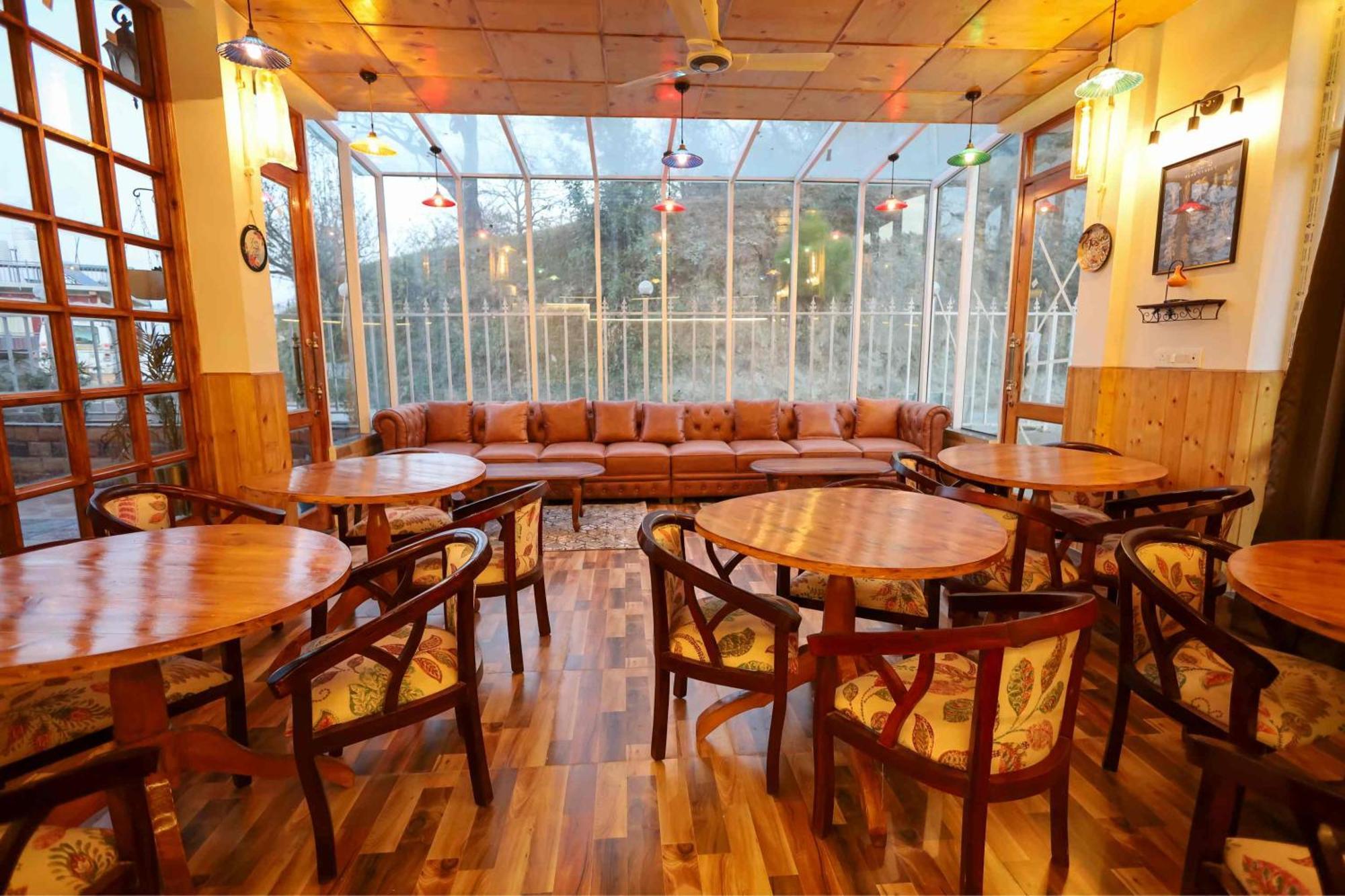 Hotel The Crosswoods Three 4*