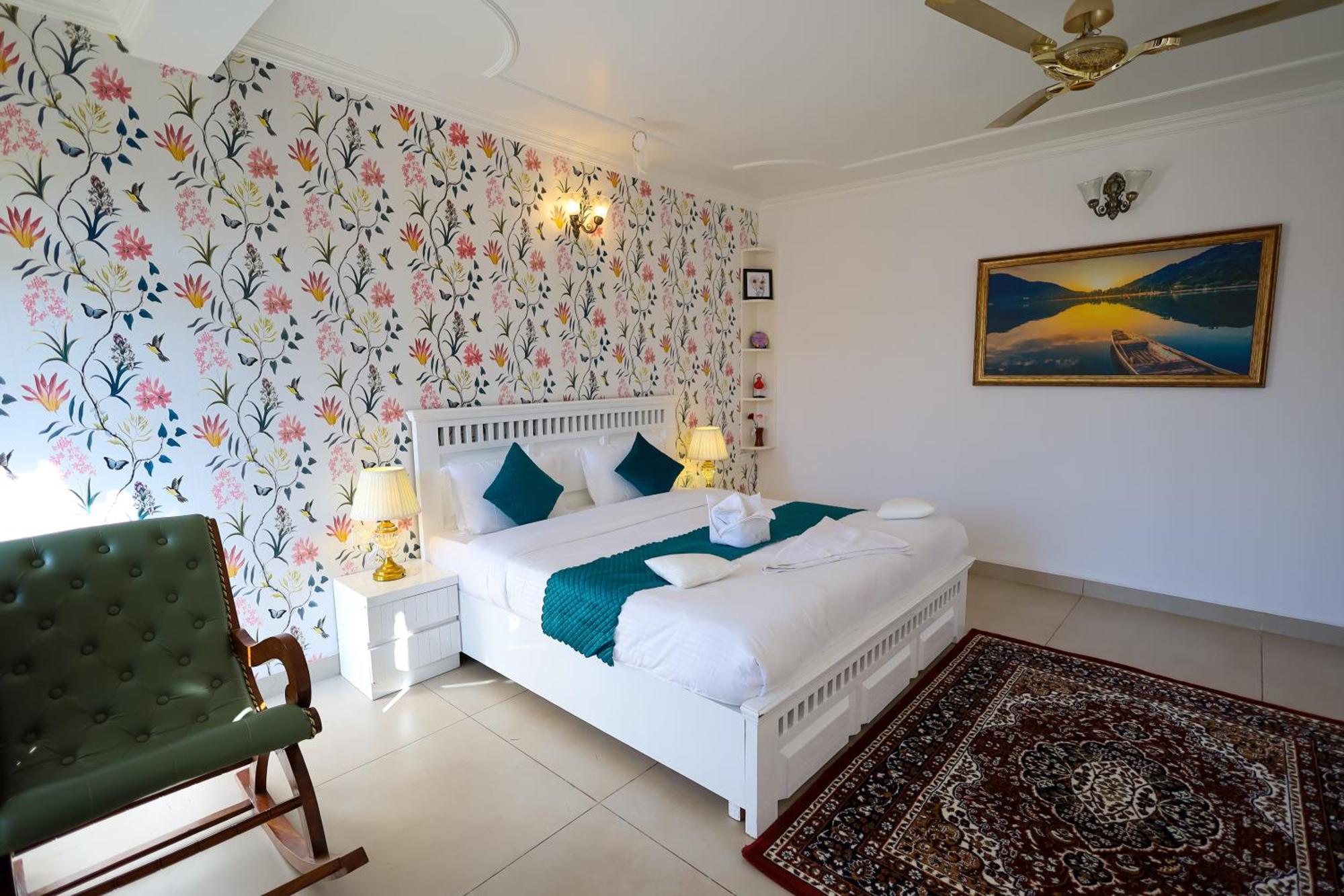 The Crosswoods Three 4*