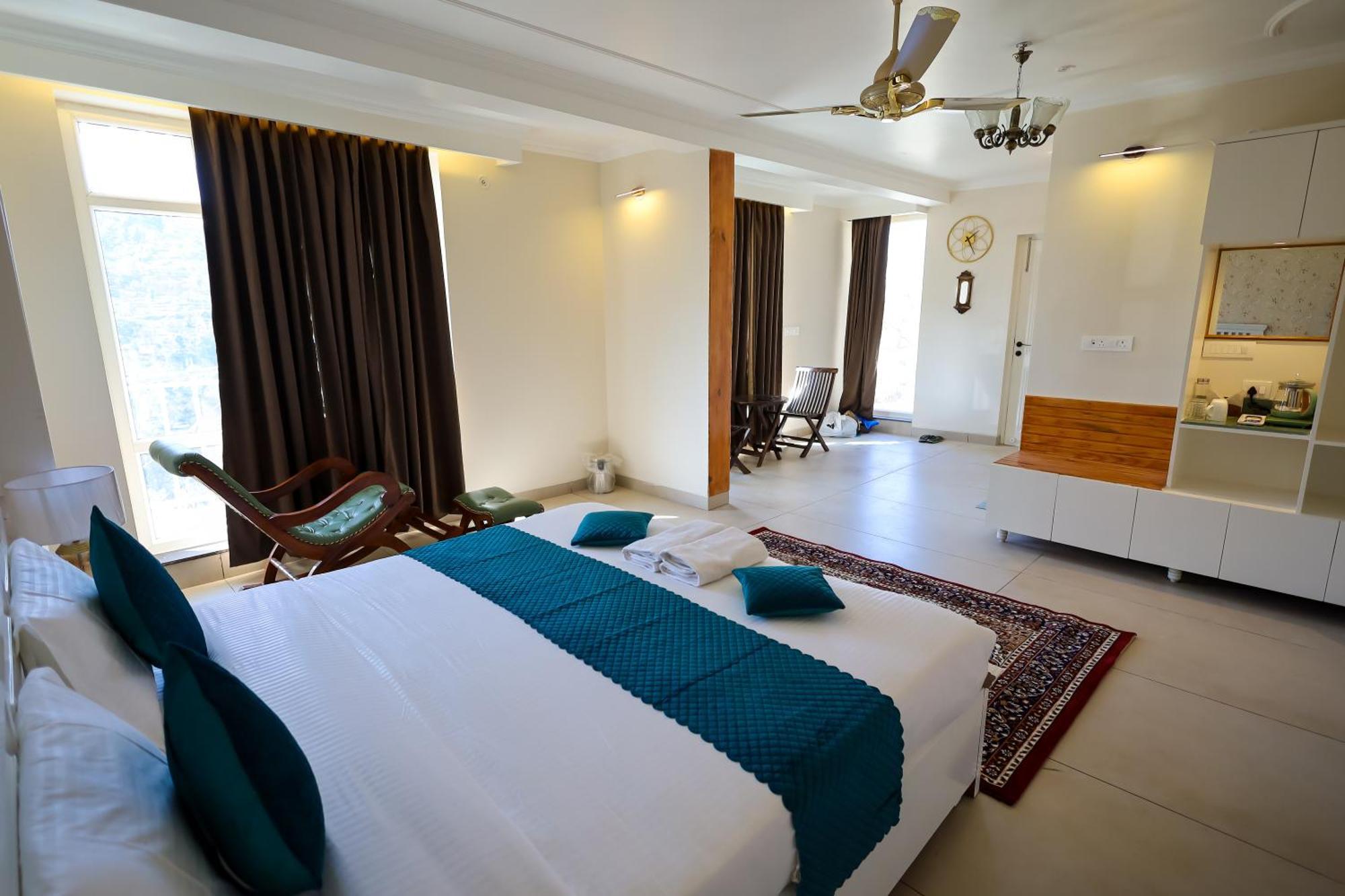 The Crosswoods Three 4*