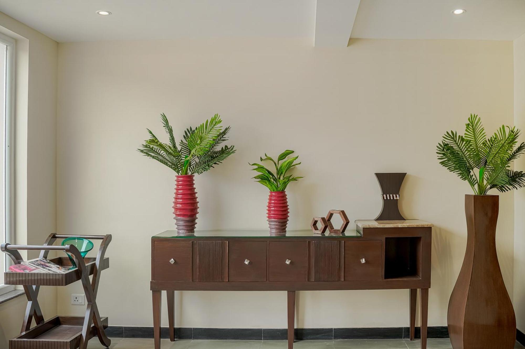Saffronstays Ridgeview Manor Villa