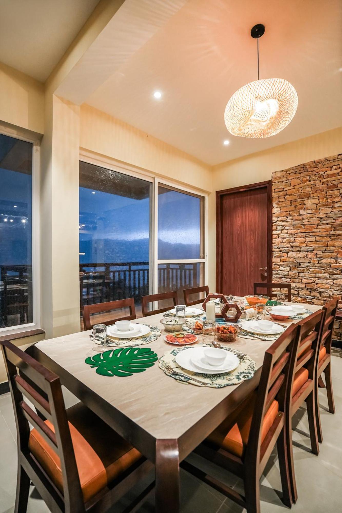 Saffronstays Ridgeview Manor Villa Mukteshwar