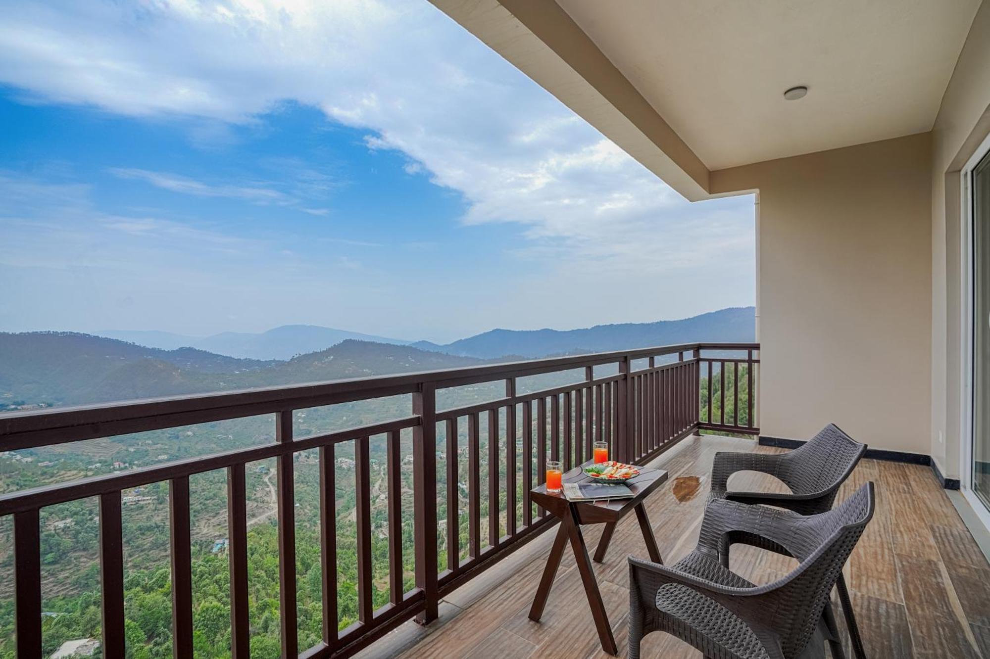 Saffronstays Ridgeview Manor Villa Mukteshwar