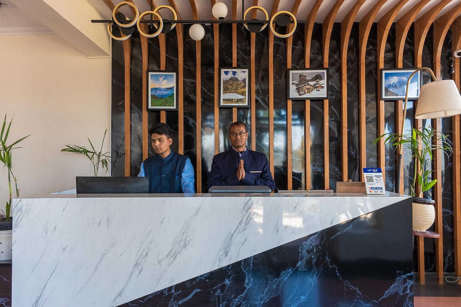 Hotel Himalayas By The Lake Hill