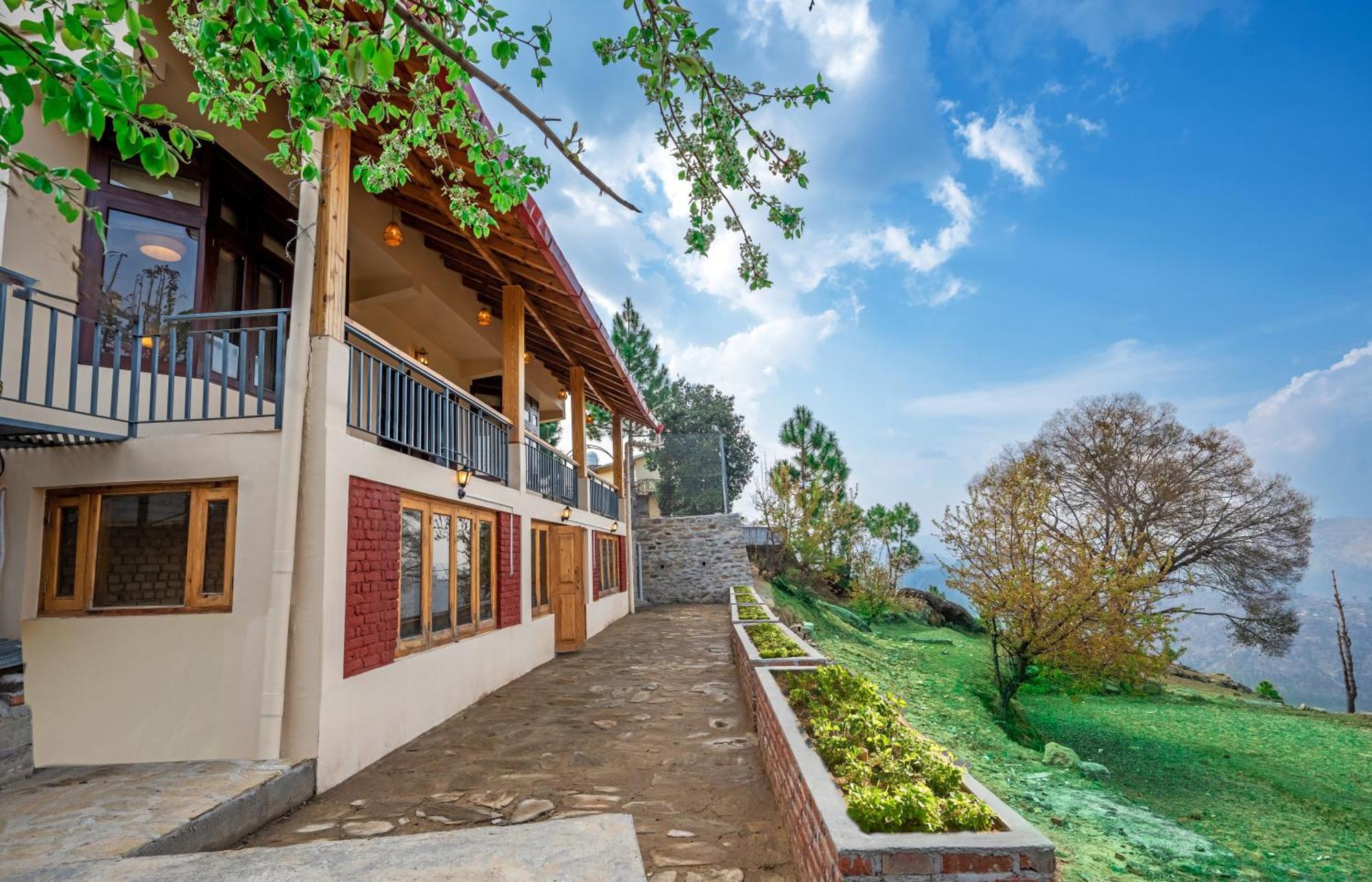 Little Frida- The Dak Hostel
