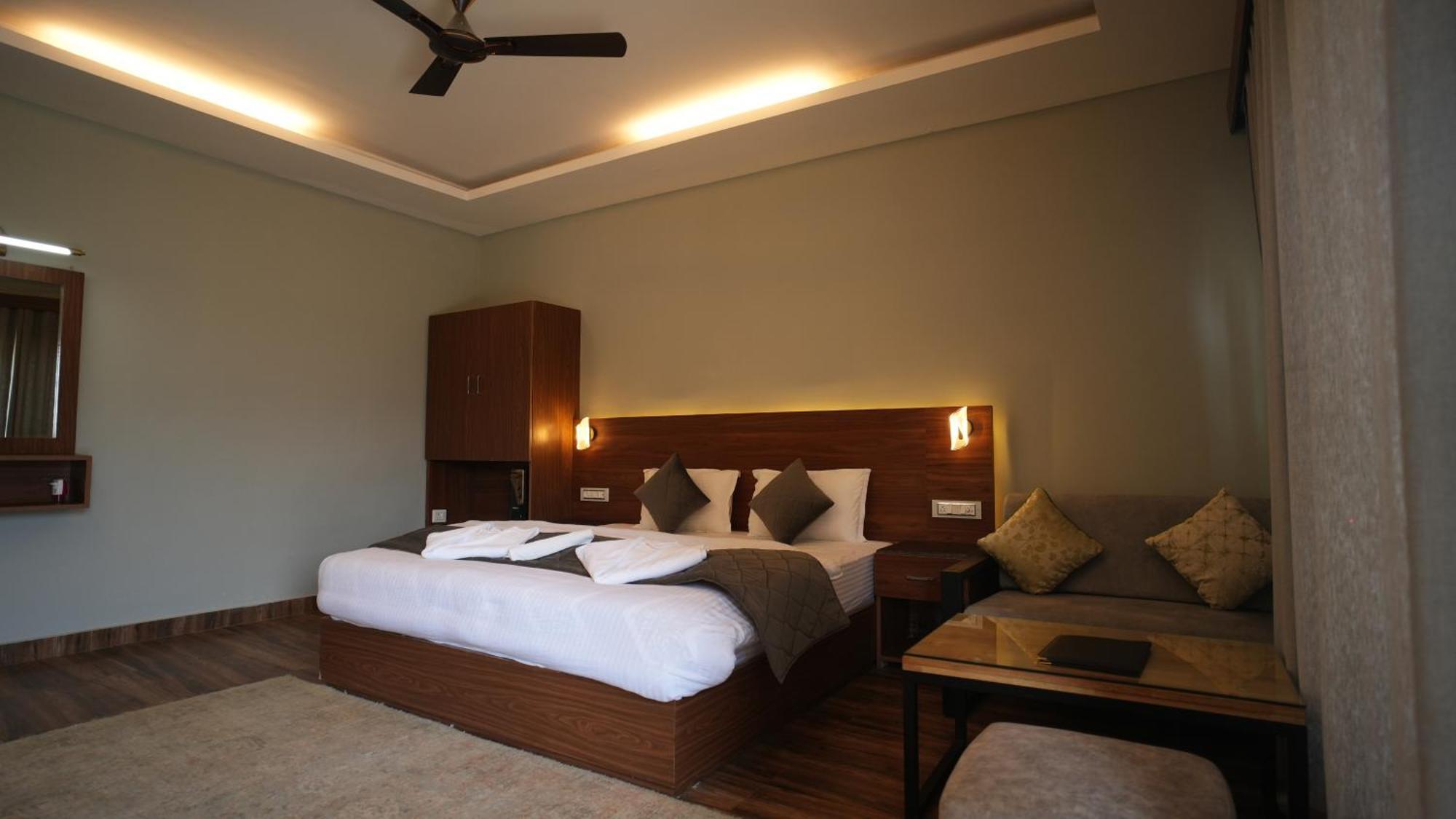Hotel The Foresta By Orchid Hospitality & Holidays *