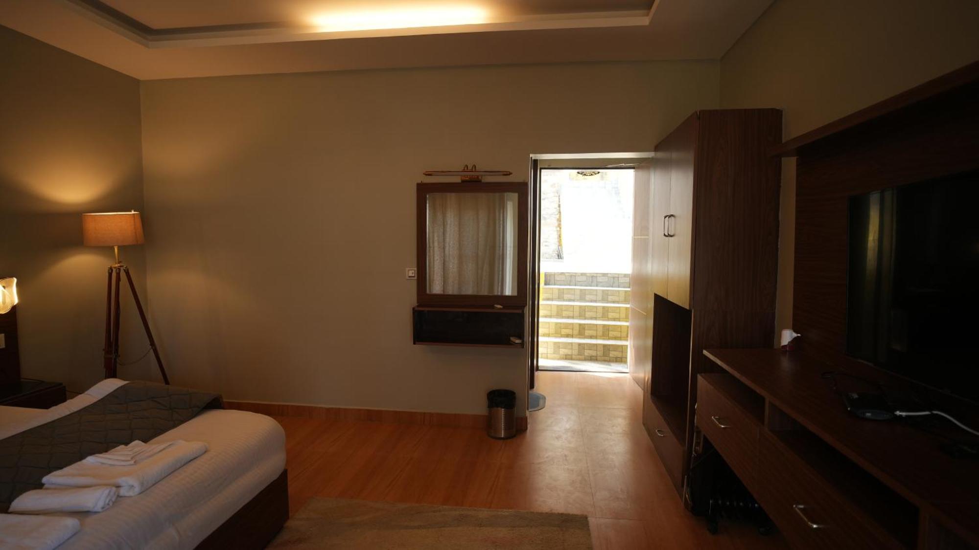 Hotel The Foresta By Orchid Hospitality & Holidays Mukteshwar