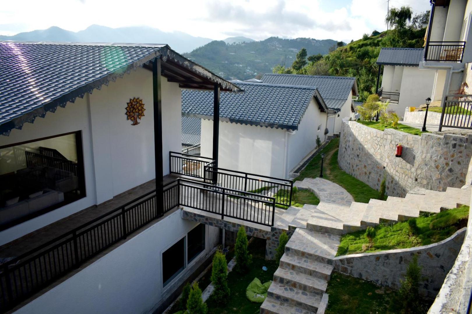Rega Manivedya The Jungle Trail Resort Mukteshwar