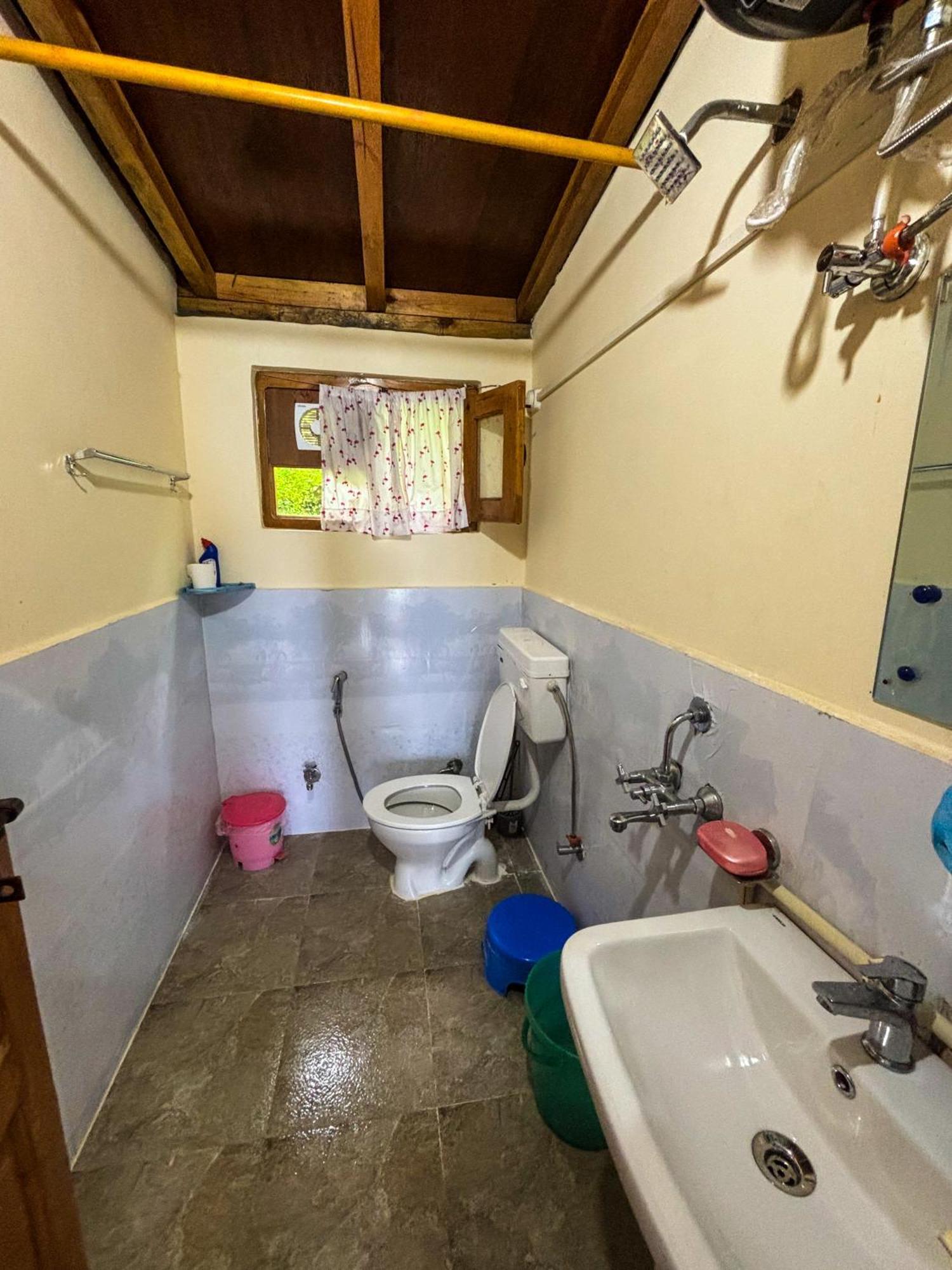 Odyssey Sathkol Homestay *
