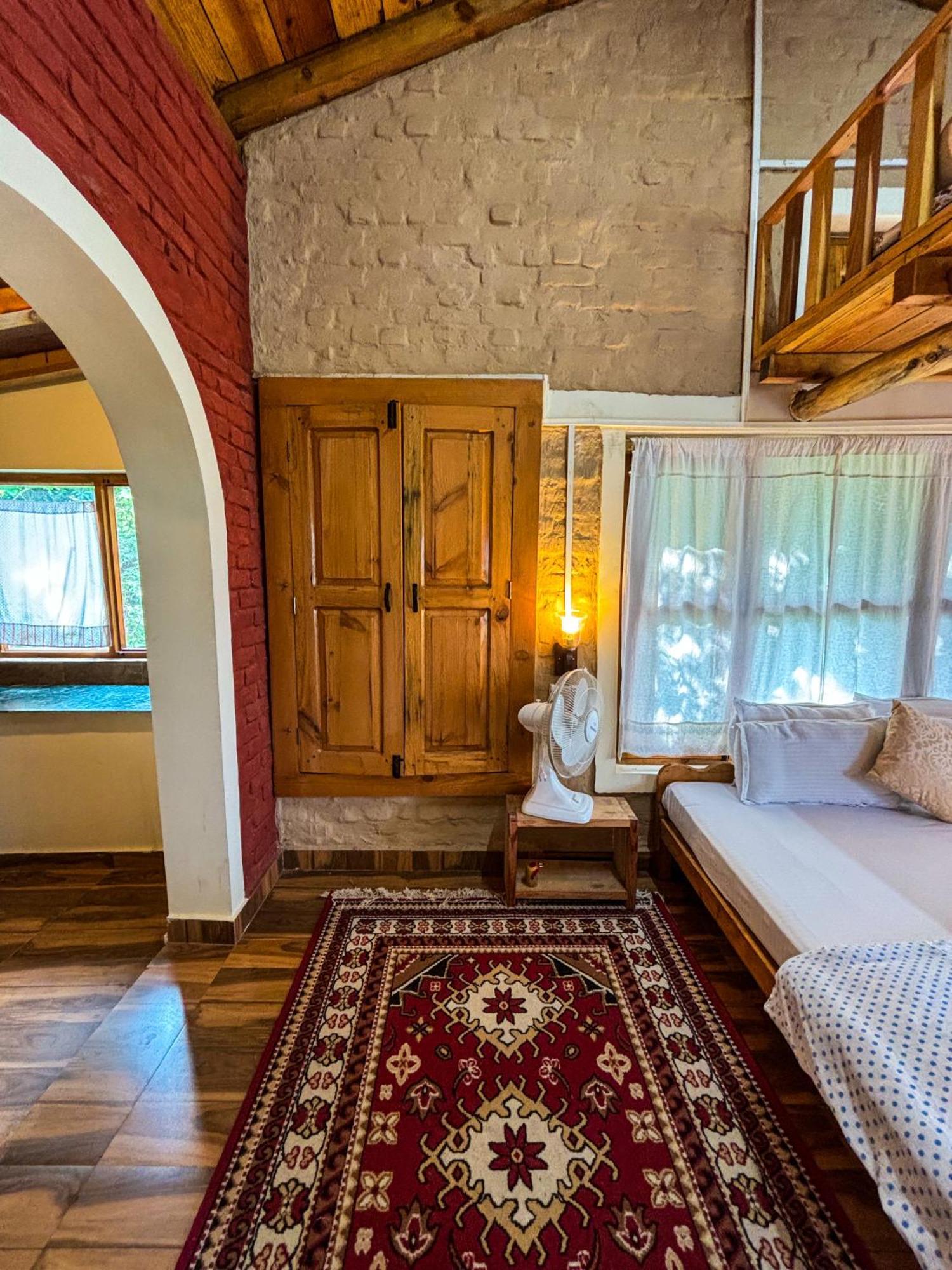 Odyssey Sathkol Homestay Mukteshwar