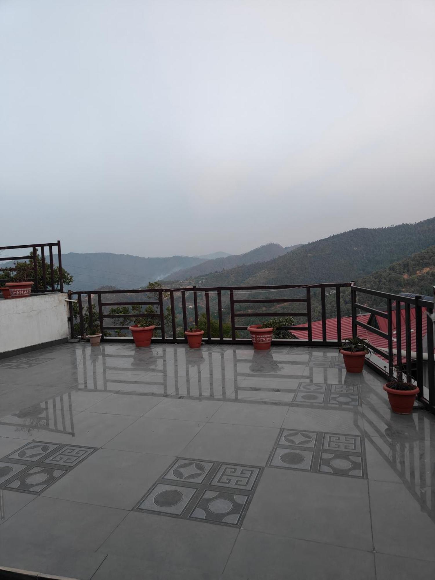 Hotel Woodpecker Nest By Lakes & Woods Mukteshwar