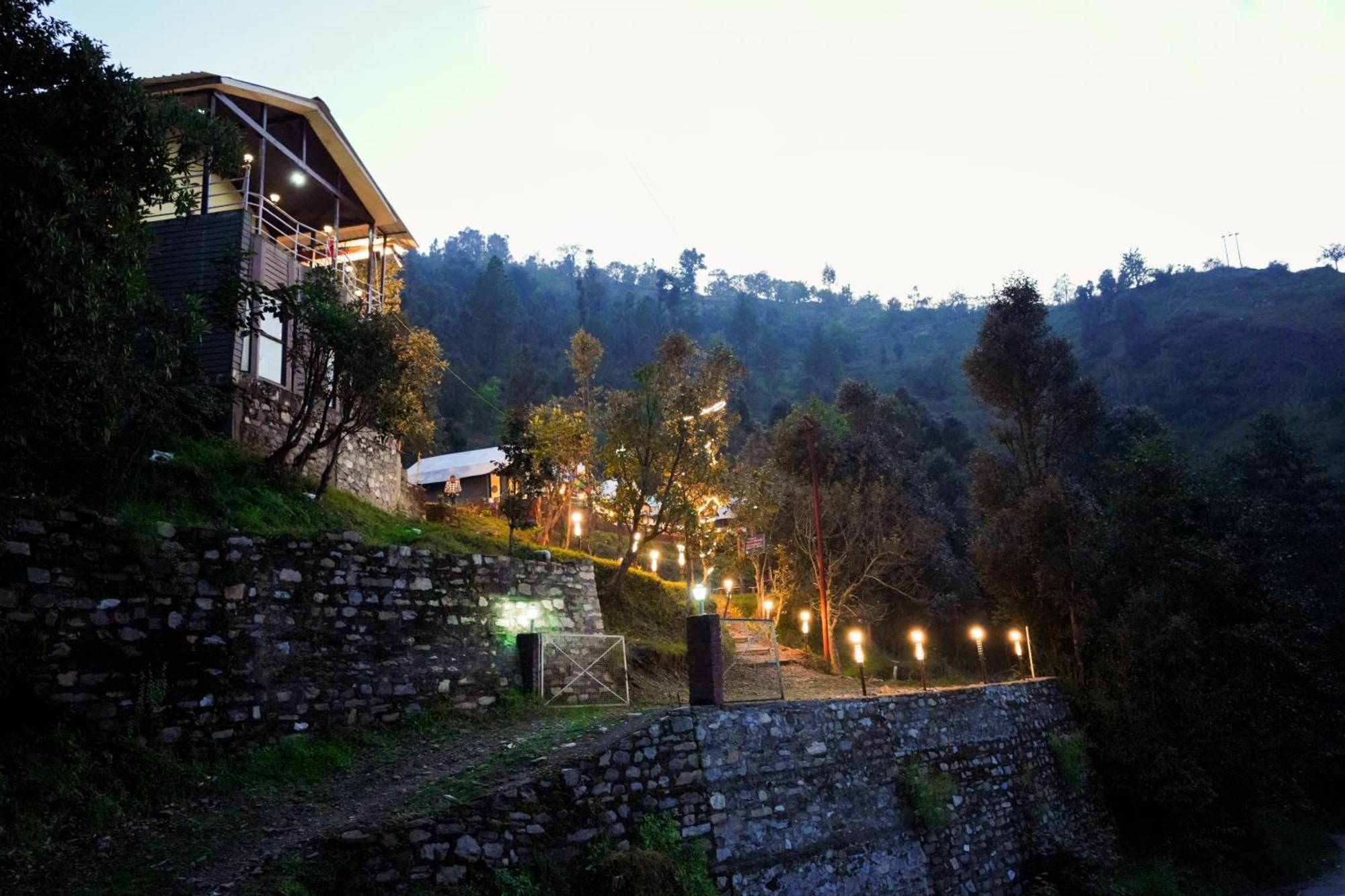 Emerald Woods Hotel