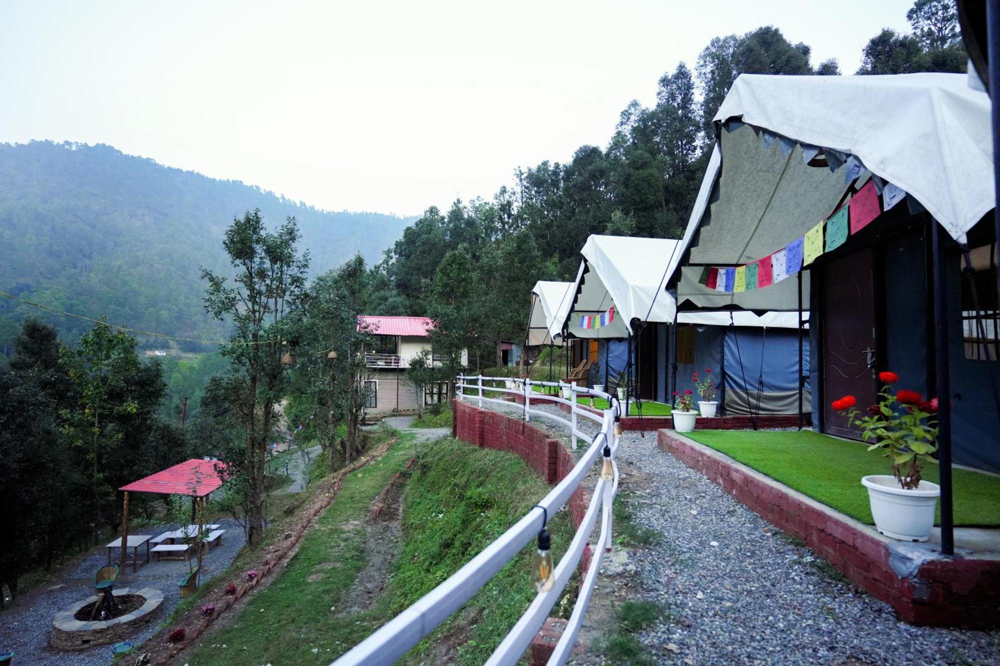 Emerald Woods 3* Mukteshwar