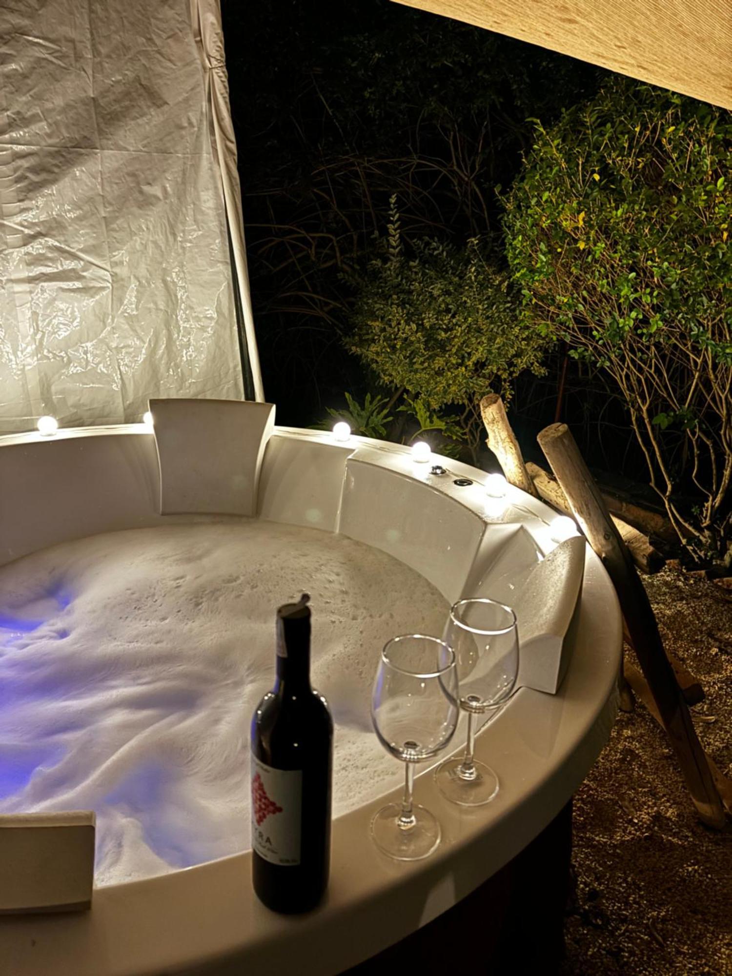 1111 Private - Thhpsociety - - Jacuzzi , Apple Orchard , Private Garden