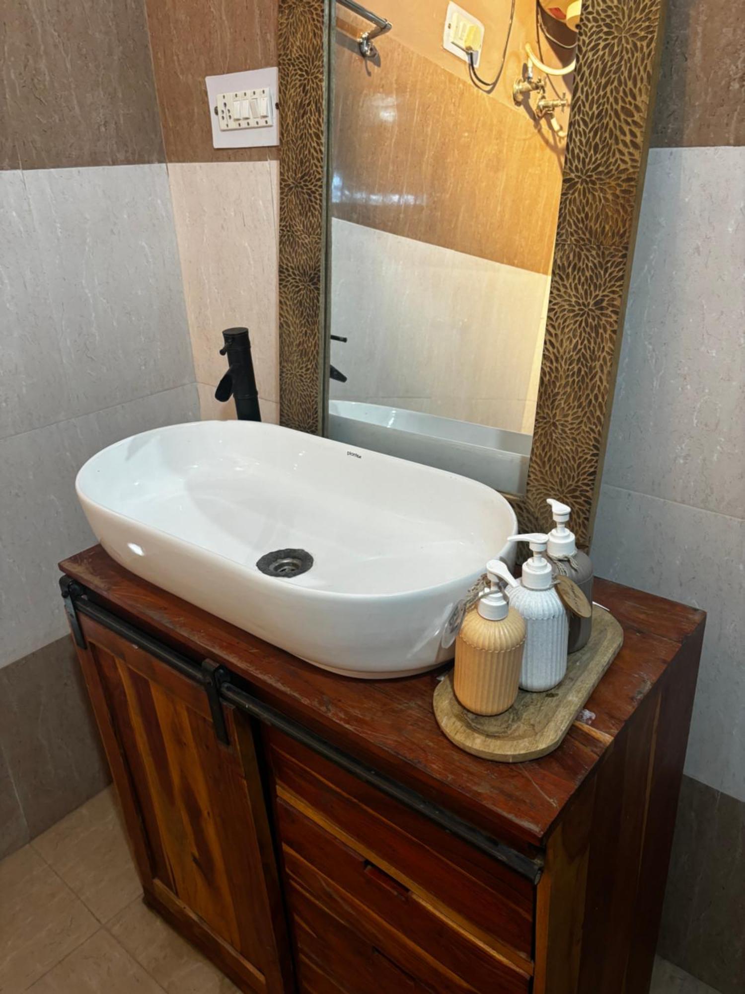 1111 Private - Thhpsociety - - Jacuzzi , Apple Orchard , Private Garden Holiday home Mukteshwar