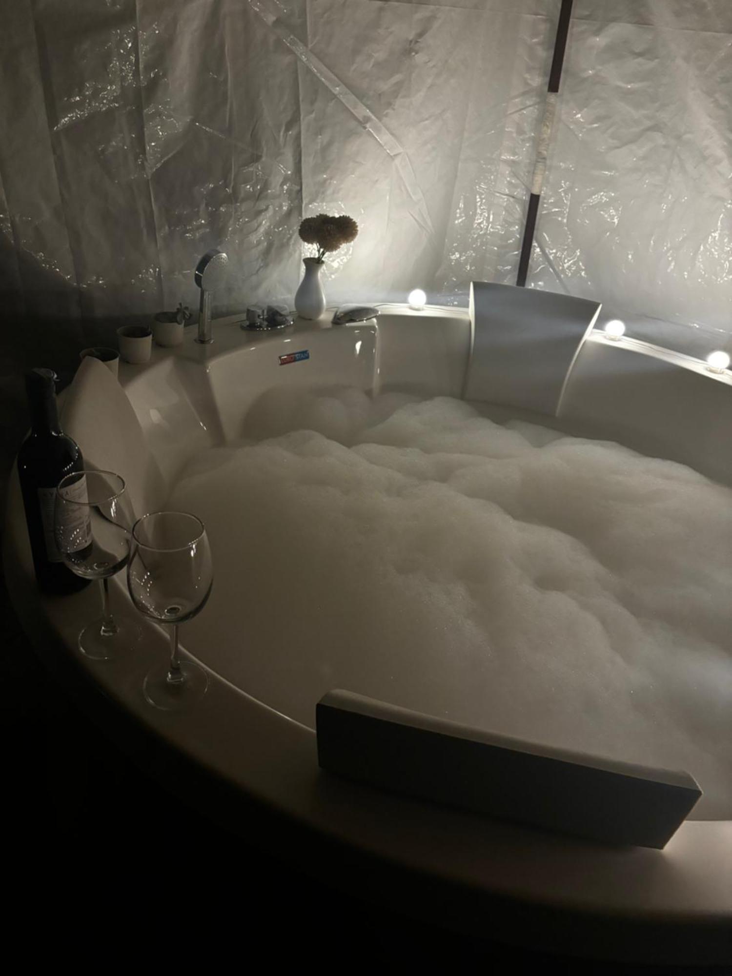 1111 Private - Thhpsociety - - Jacuzzi , Apple Orchard , Private Garden Holiday home