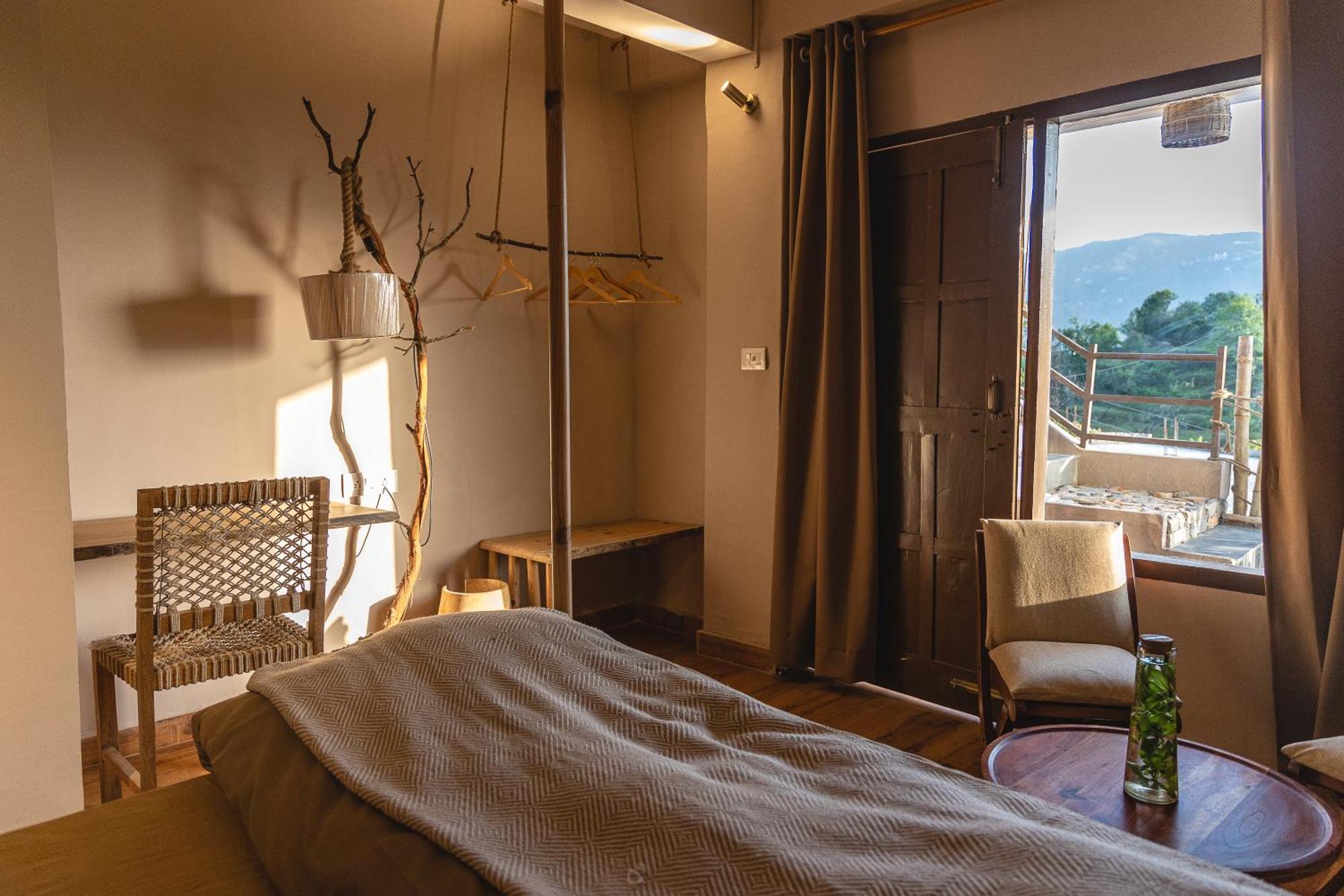 Homestay Exstasy - Bathtub & Cafe - Your Romantic & Cozy Getaway - Thhpsociety -